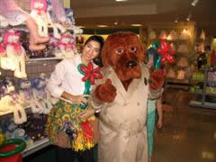 balloon twister with McGruff